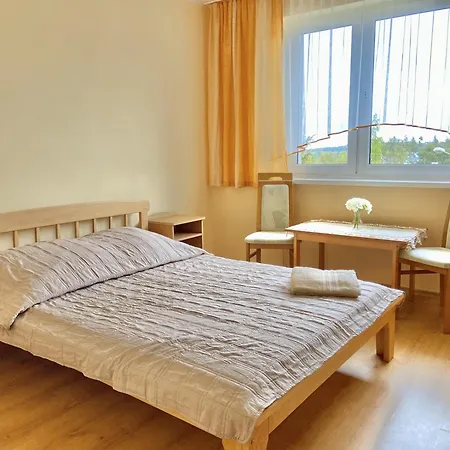 Podlesie 3* オストロボ